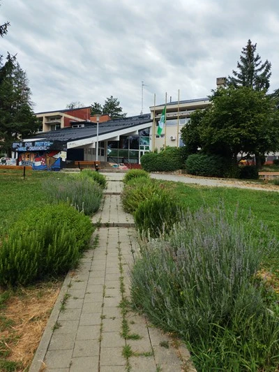Školsko dvorište korak prema zajedništvu ....