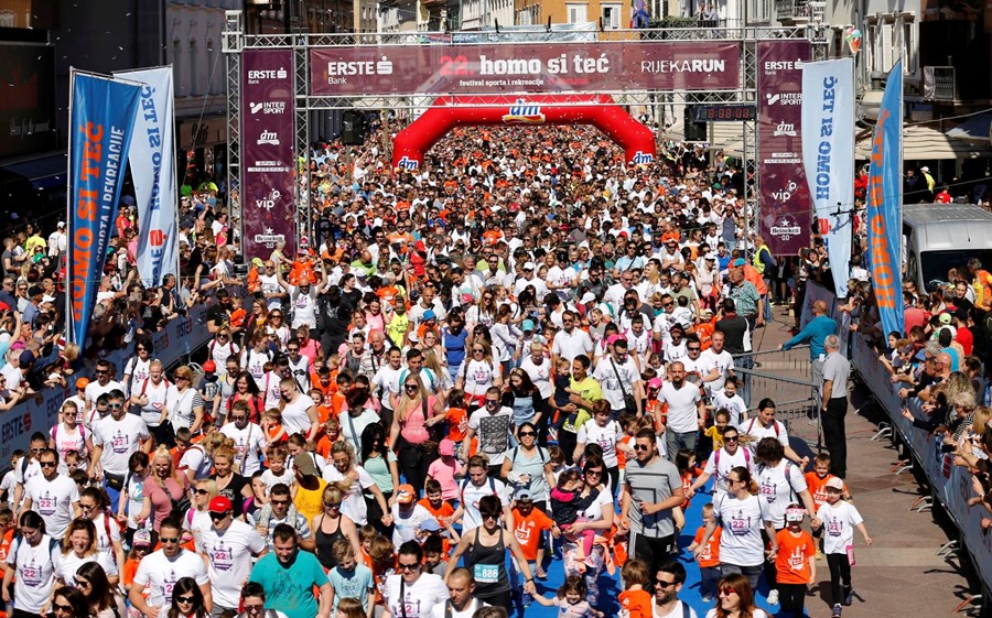 dm Jedni za druge zajedno